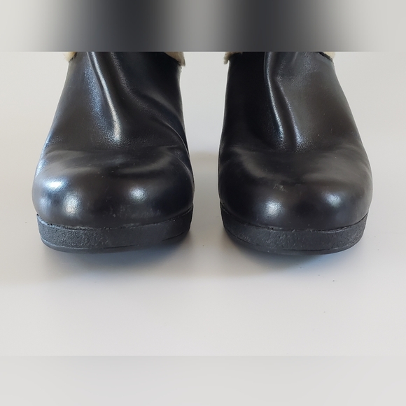 Ugg Australia Emilie Black Leather Wedge Boot Size 8 - Picture 7 of 14